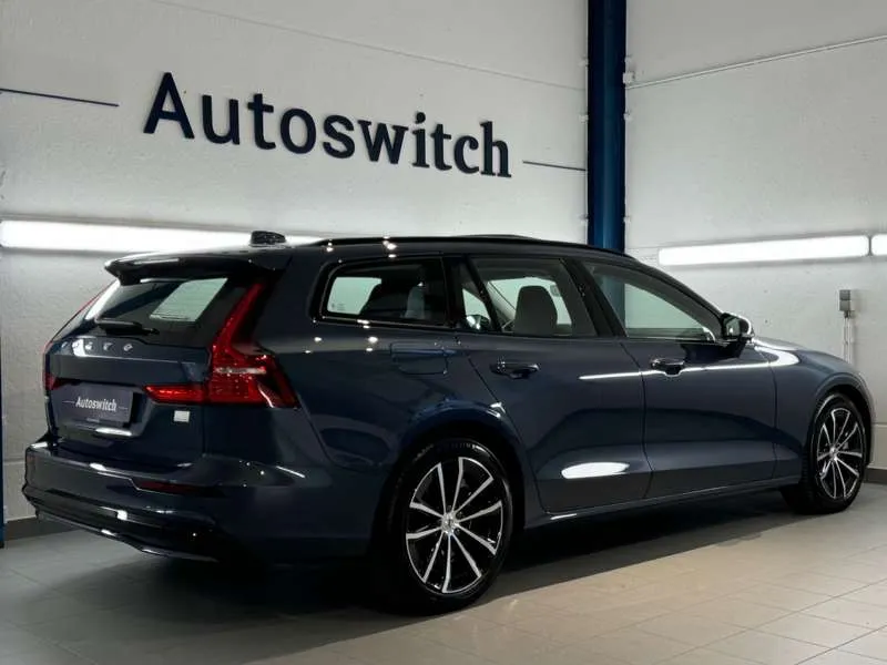 Volvo V60 T6 AWD plug-in hybrid - Plus Dark Image 6