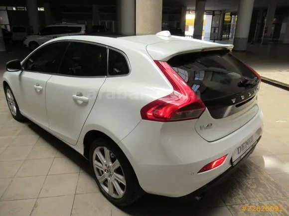 Volvo V40 Cross Country 1.5 T3 Advance Image 6