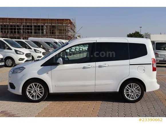 Ford Tourneo Courier 1.0 EcoBoost Titanium Image 2